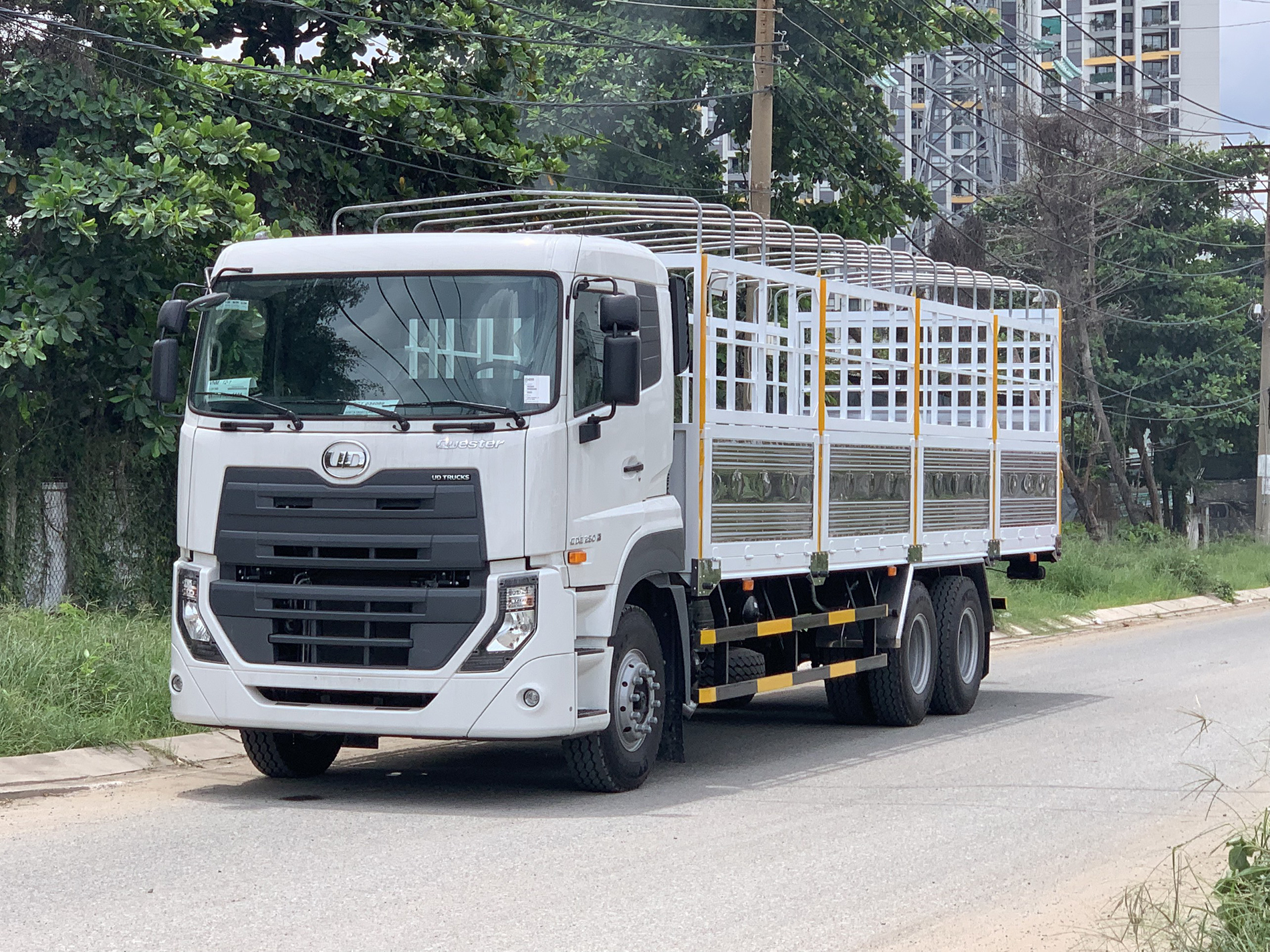 XE TẢI UD 15 TẤN CDE 280 WB6300 THÙNG MUI BẠT